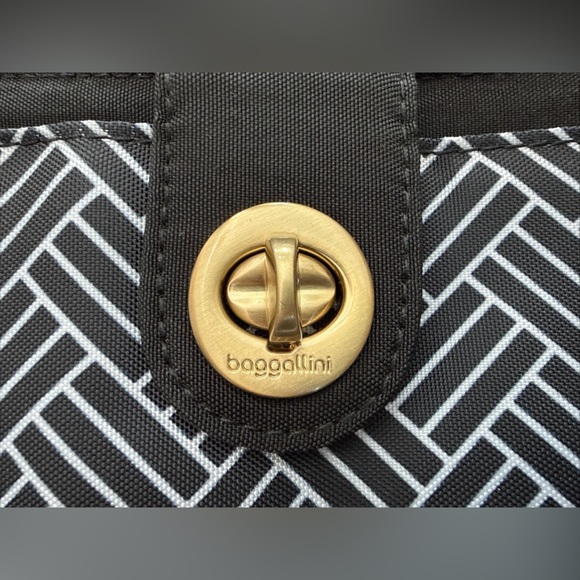 Baggallini RFID Lisbon 3-in-1 Wristlet Crossbody Phone Pocket Black Geometric EC - Picture 3 of 14